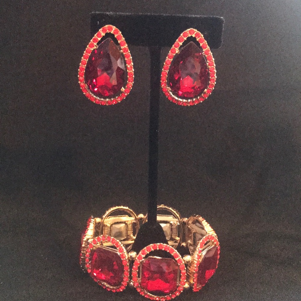 RED Clip on Earrings WITH bracelet